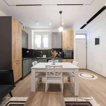 Airen Apartment *